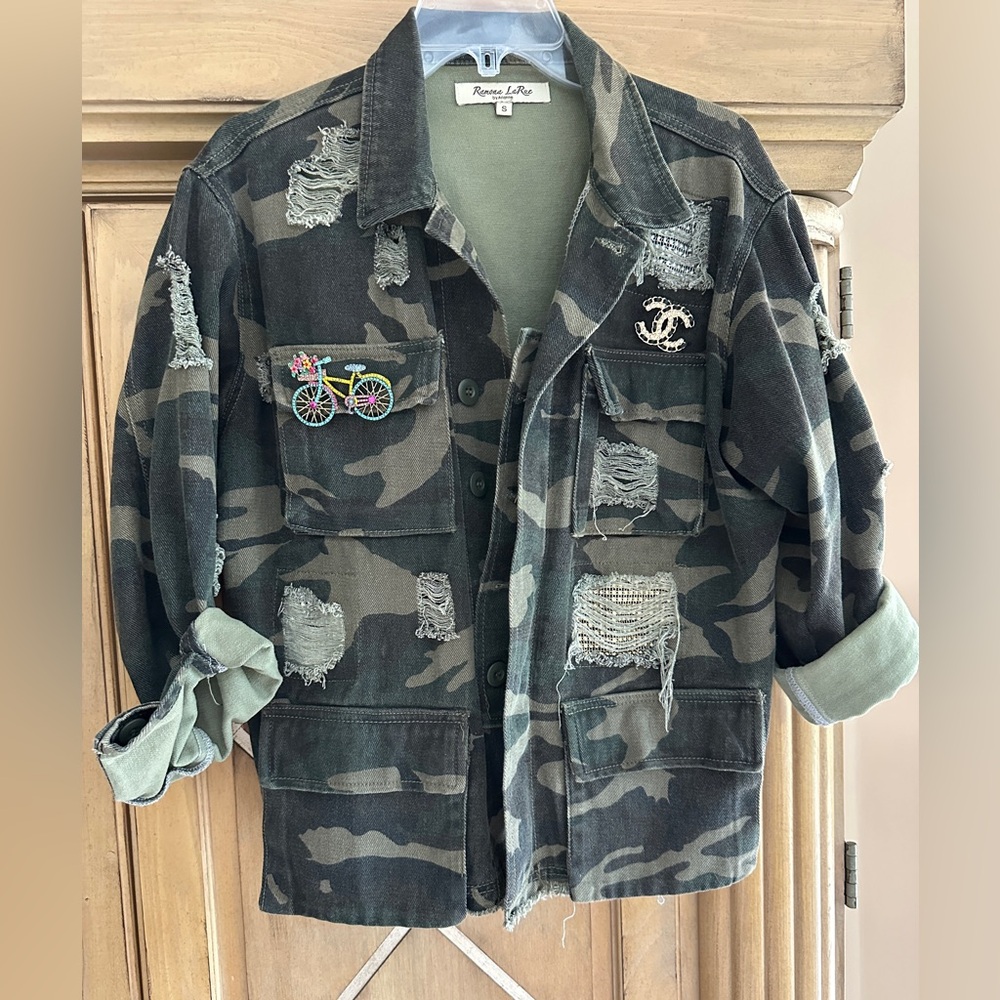 Ramona La Rue  
Army print denim jacket